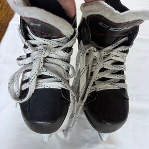 CCM JetSpeed FT340 Youth Ice Hockey Skates Size 11 Youth